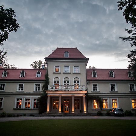 Dwor Sierakow Hotel Eksteriør billede