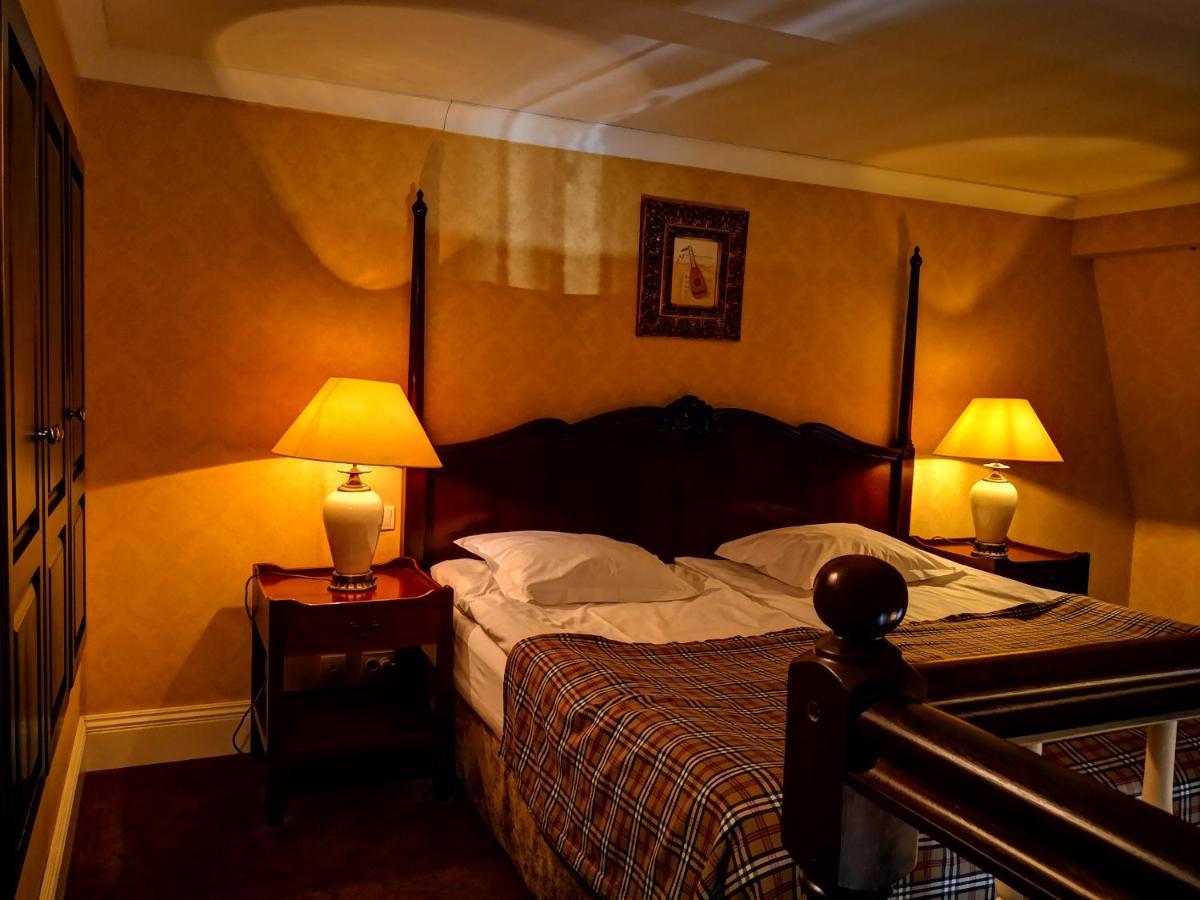 Dwor Sierakow Hotel Eksteriør billede