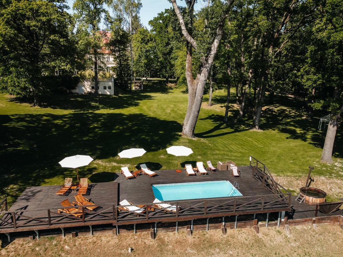 Dwor Sierakow Hotel Eksteriør billede