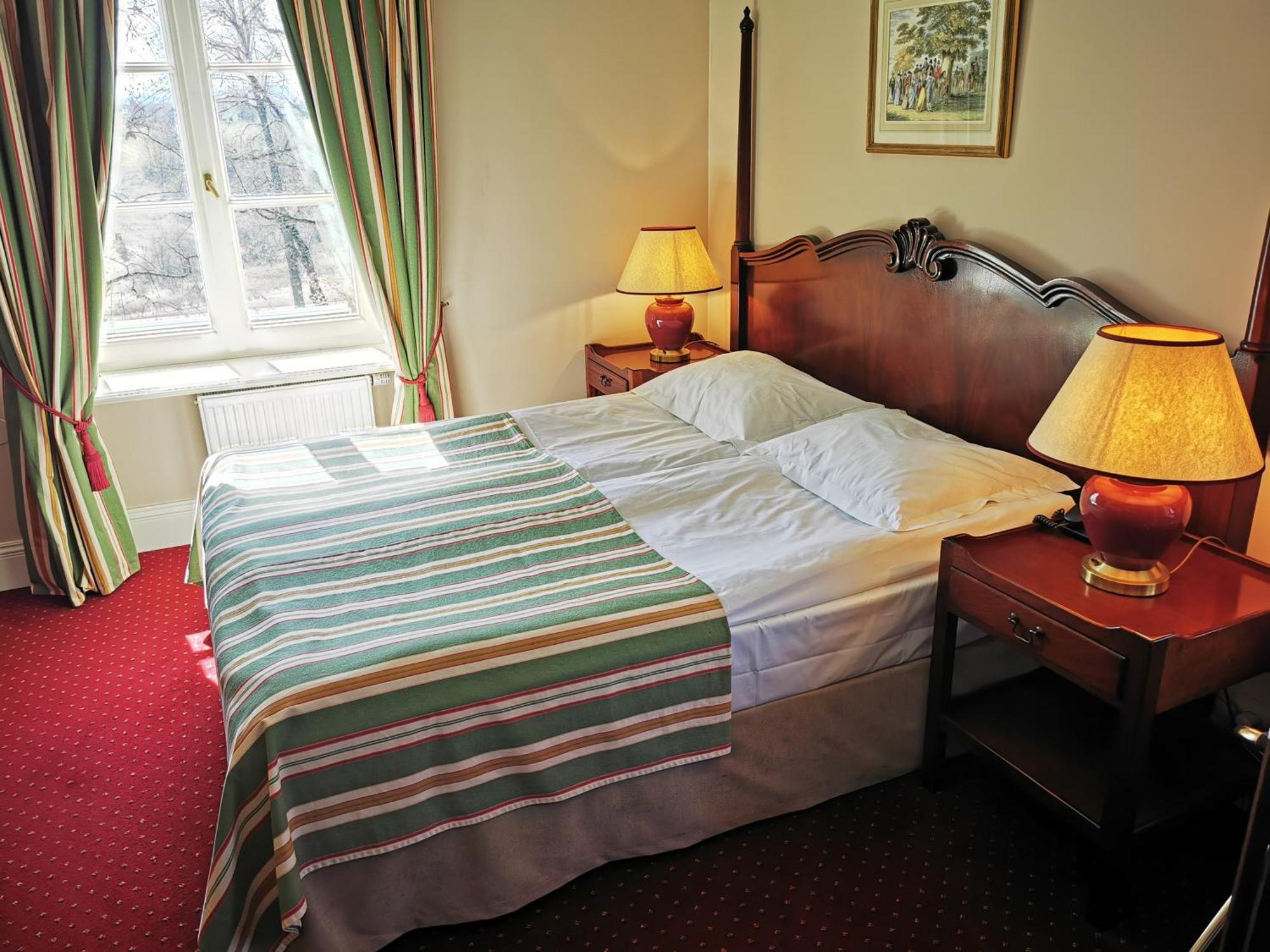 Dwor Sierakow Hotel Eksteriør billede