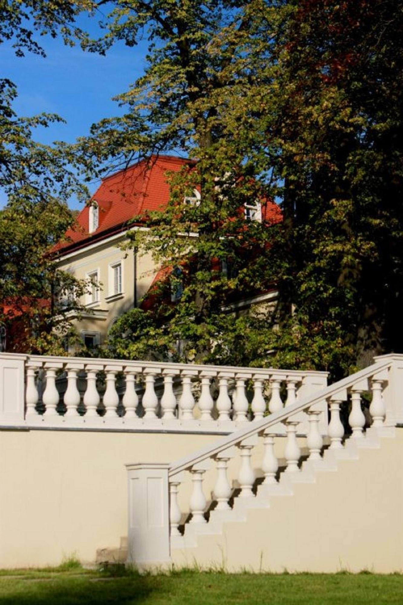 Dwor Sierakow Hotel Eksteriør billede
