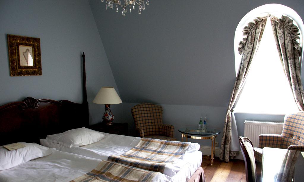 Dwor Sierakow Hotel Eksteriør billede