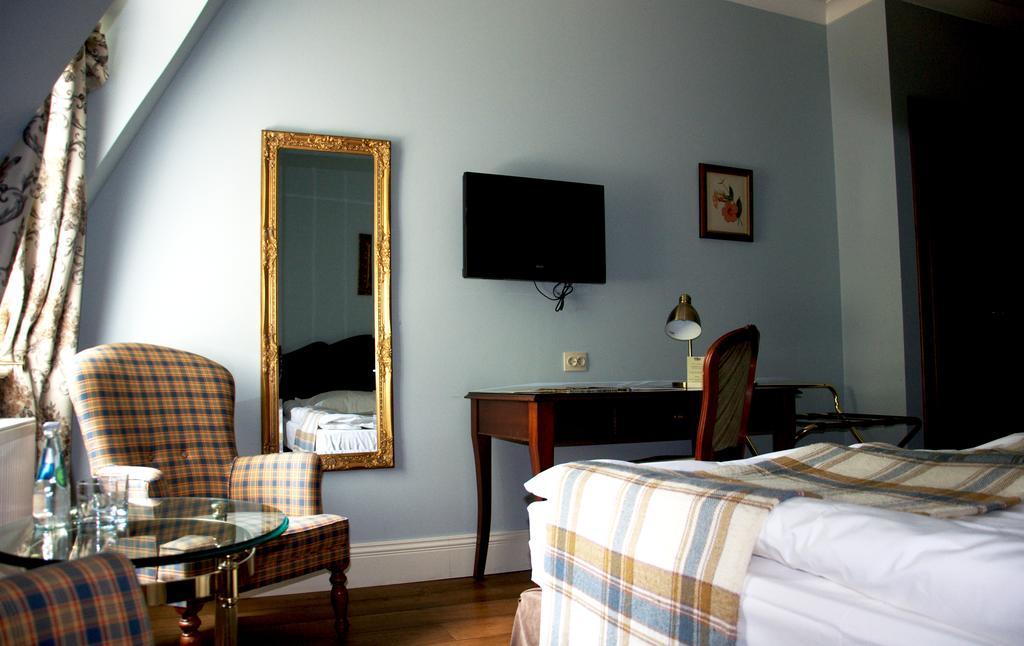 Dwor Sierakow Hotel Eksteriør billede