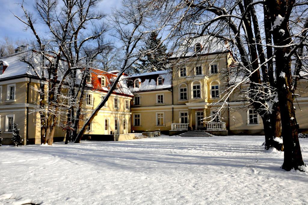 Dwor Sierakow Hotel Eksteriør billede